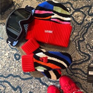 Emilio Pucci Red and Multicolor Mittens Set